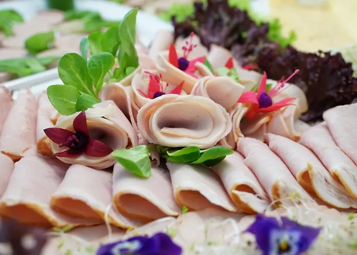 منتجع Koral Live 3*